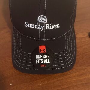 NWT  Brand new, never worn Under Armour Sunday River Black Baseball Cap